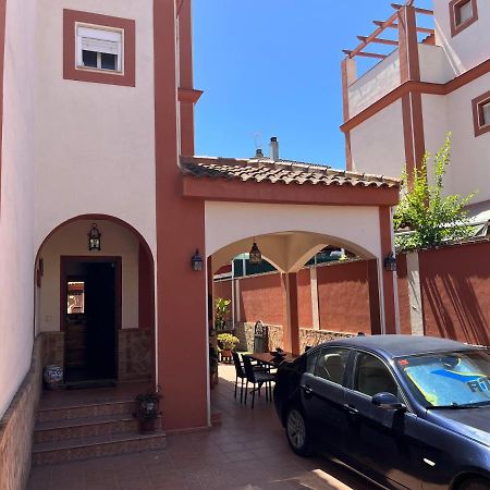 Casa Con Piscina Cerca De Sevilla Kültér fotó