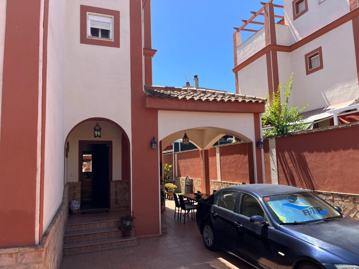 Casa Con Piscina Cerca De Sevilla Kültér fotó